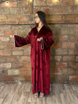Caftan en velours brodé à paillettes