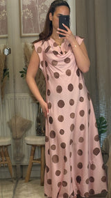 ✨ Robe longue satinée à pois – Coupe fluide & élégante