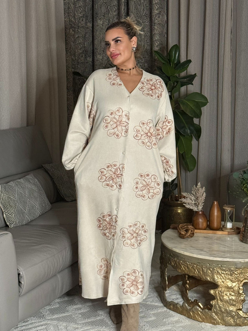 Robe en suédine brodée