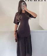 Robe longue en maille avec jupe plissée – Marron chic