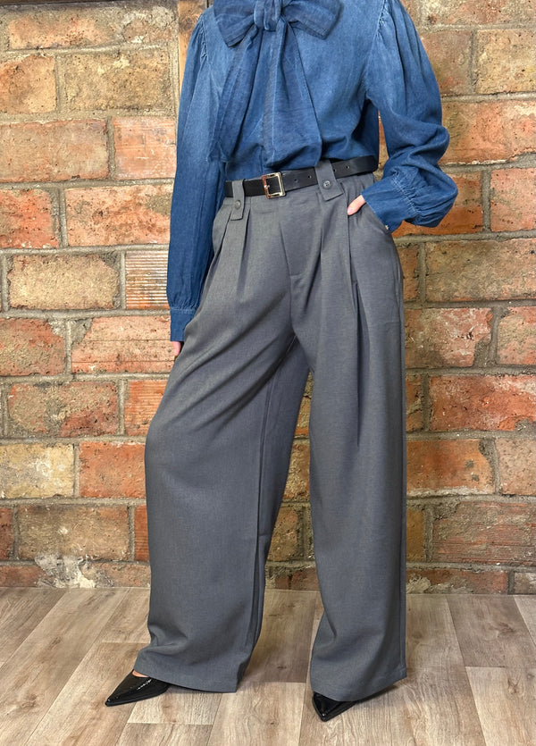 Pantalon large gris à pinces