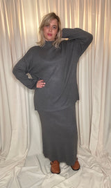 Ensemble Pull et Jupe Longue en Maille