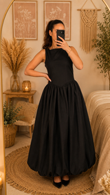 Robe en popeline dos nu – élégance & volume