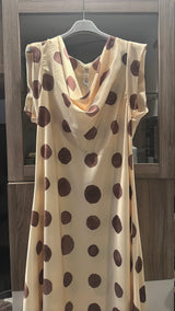 ✨ Robe longue satinée à pois – Coupe fluide & élégante