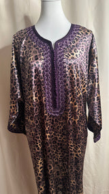 Caftan Marocain en Velours – Motif Léopard Brodé