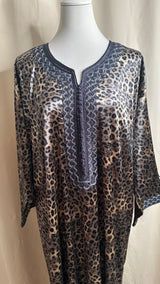Caftan Marocain en Velours – Motif Léopard Brodé