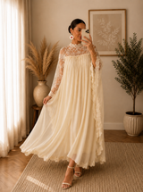 Robe Longue Fluide à Dentelle Élégante