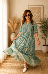 Robe longue fluide imprimée – style bohème chic