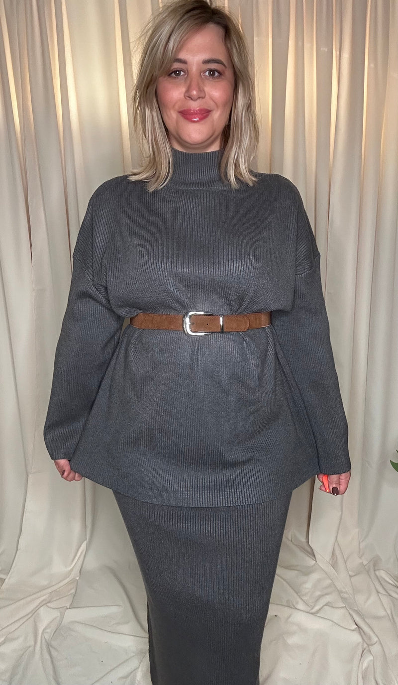 Ensemble Pull et Jupe Longue en Maille