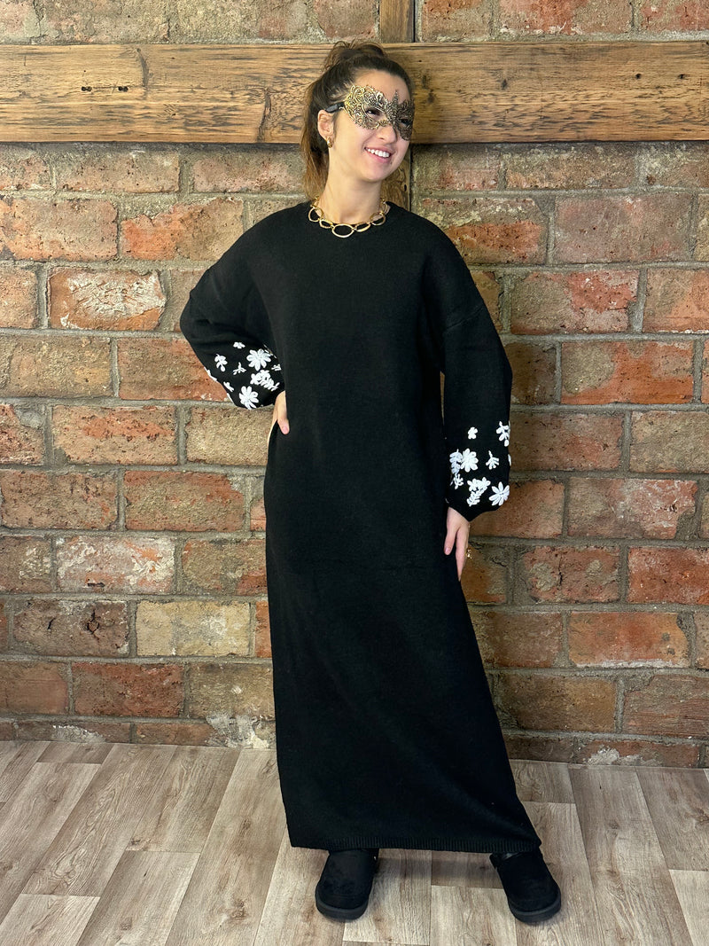 Robe pull longue à broderies