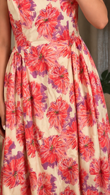 Robe longue fleurie – Élégance estivale