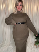 Ensemble Pull et Jupe Longue en Maille