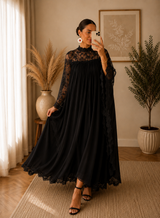 Robe Longue Fluide à Dentelle Élégante