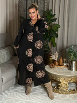 Robe en suédine brodée