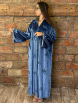 Caftan en velours brodé à paillettes