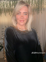 Robe Orientale Noire en Velours – Détails Dorés Éclatants