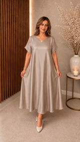 🌟 Robe longue satinée effet soie – Taille unique (jusqu’au 48)