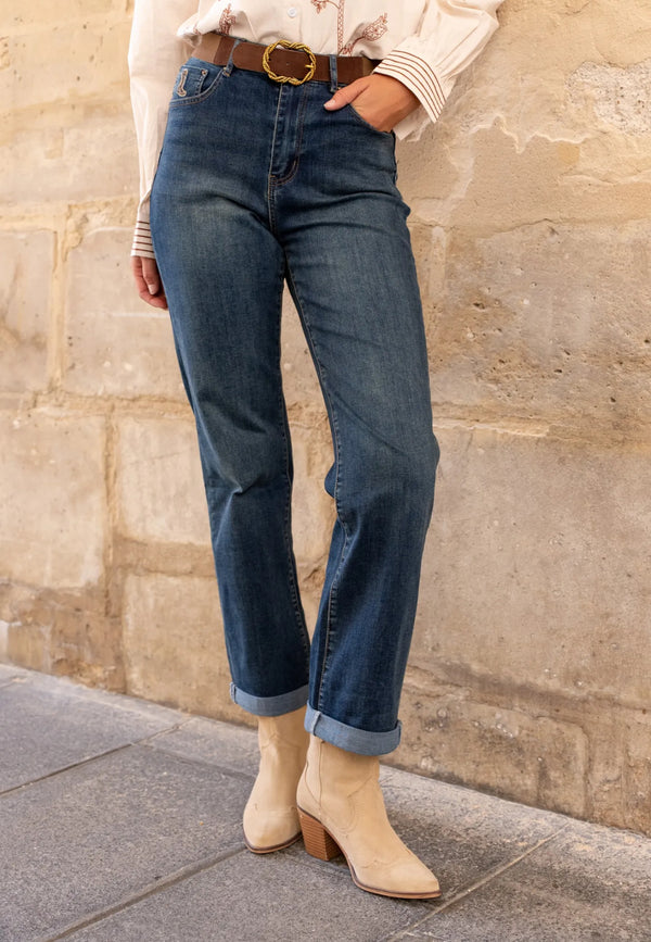 Jean droit petite botte avec broderie + ceinture