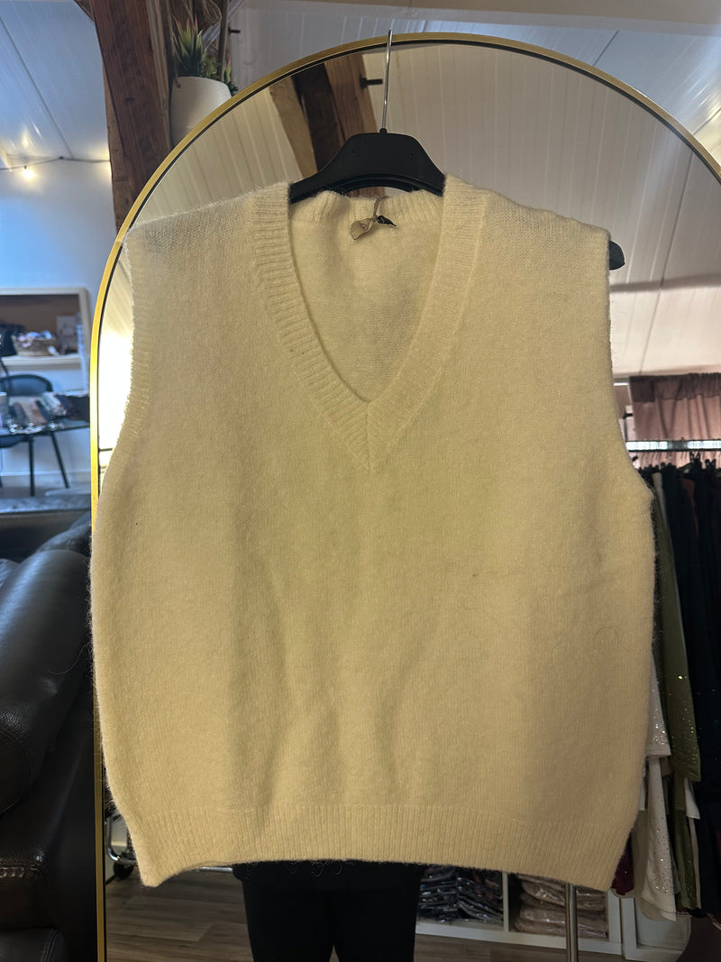 Pull sans manches col V