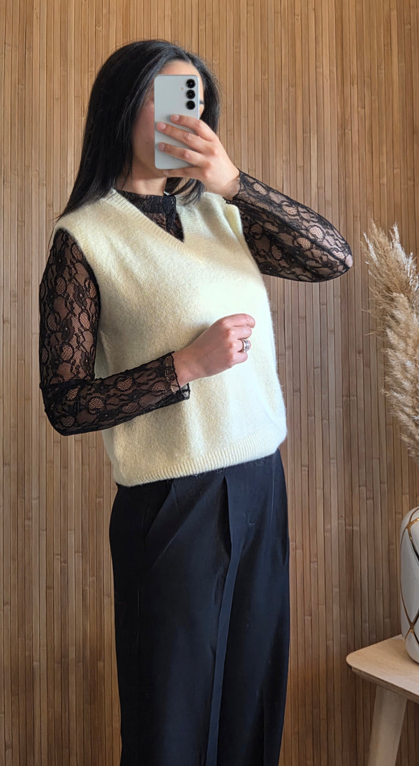 Pull sans manches col V